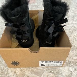 UGG Bailey Bow toddler